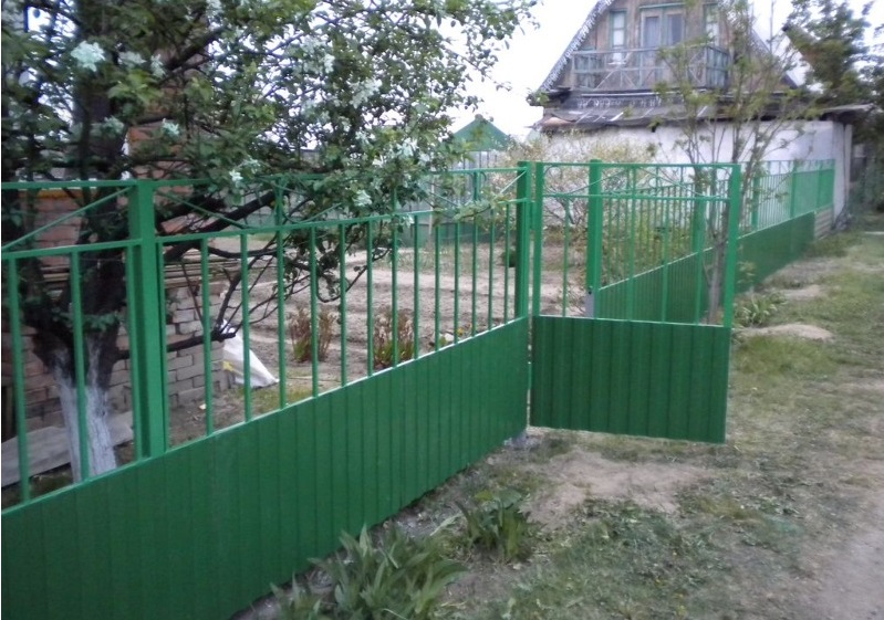 Комбинированный забор